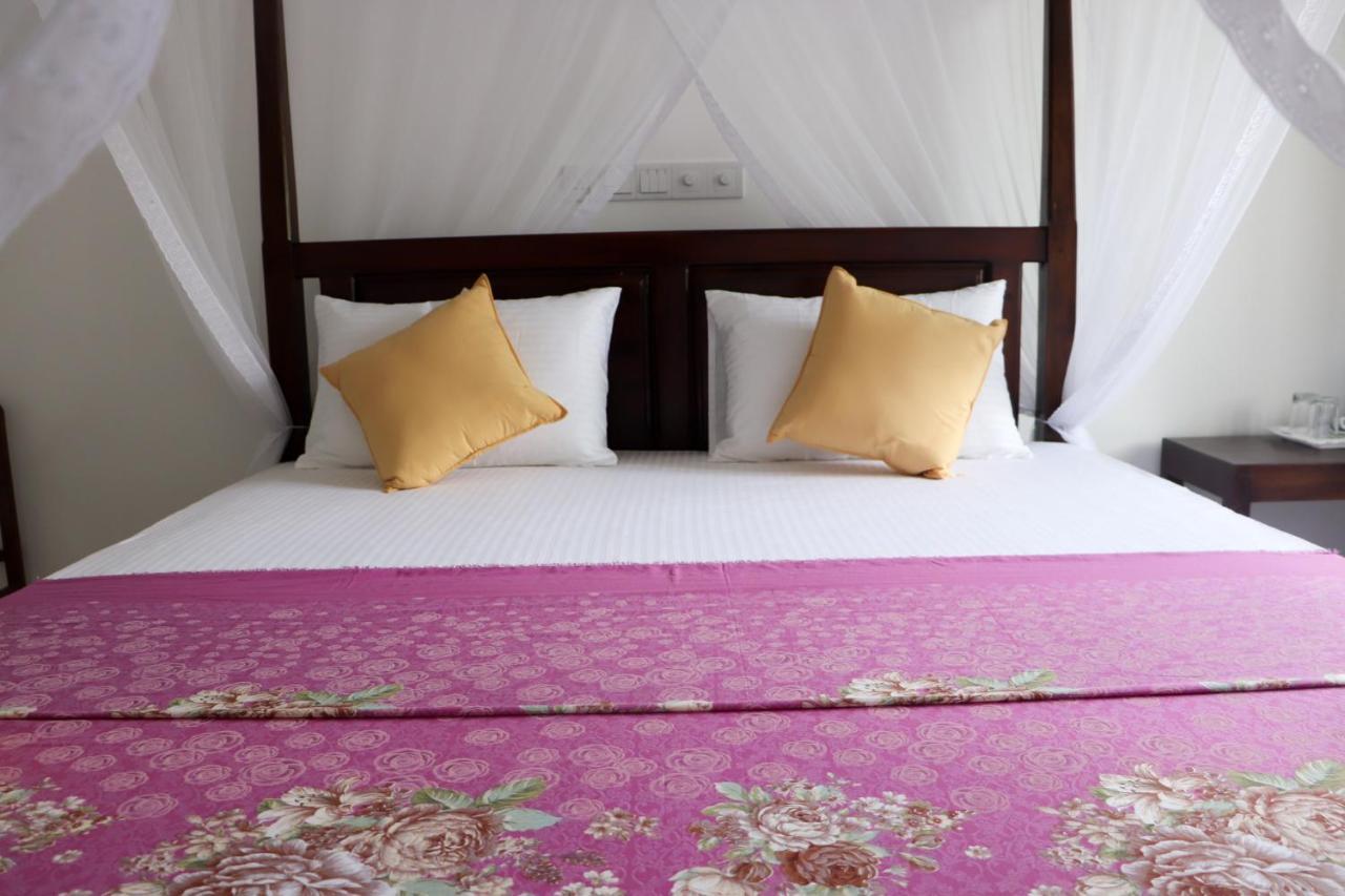 Sakura Calm Rest Bed & Breakfast Mirissa Ngoại thất bức ảnh