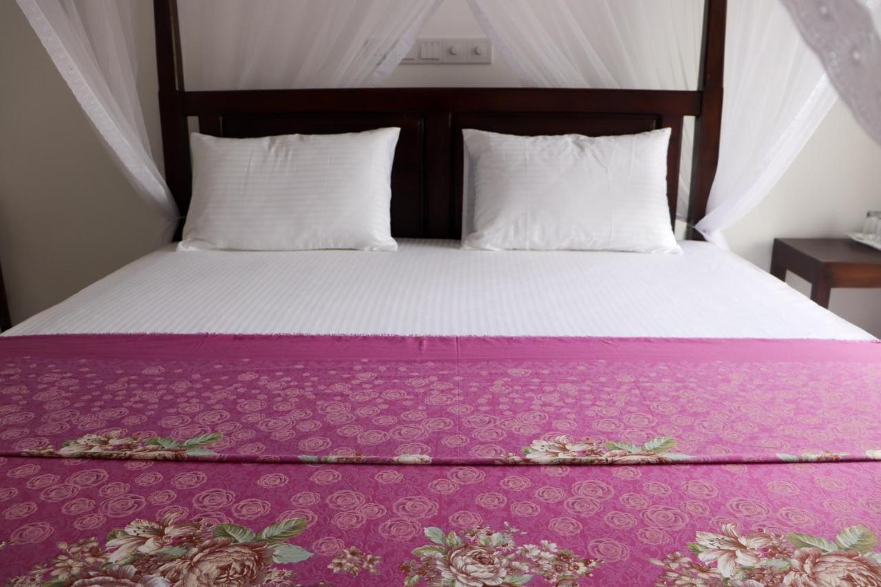 Sakura Calm Rest Bed & Breakfast Mirissa Ngoại thất bức ảnh